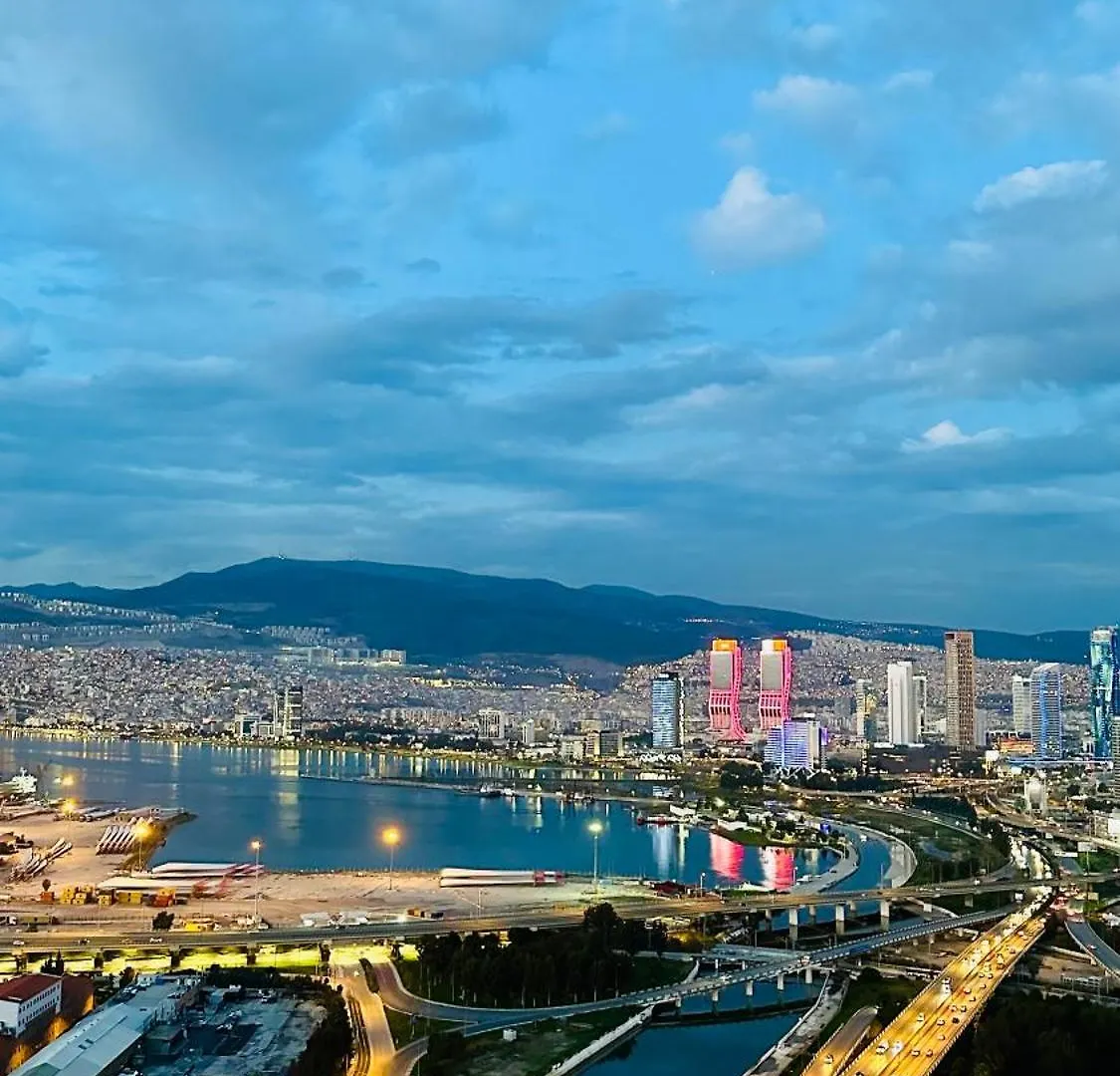 Otel Konforunda Lux Residence Izmir Apartment